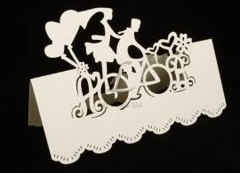 Посадочная карточка "Пара на велосипеде" молочная