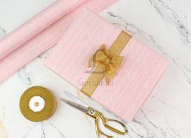 Бумага упаковочная "Лист" тон розовый на белом в рулоне (0,7м*8м) 70г/м2 255-5539