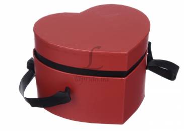 Подарункова коробка серце червона з чорними ручками (W7452)