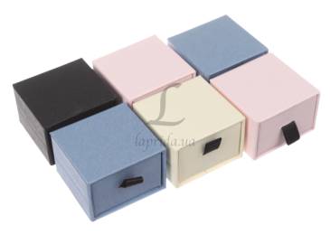 Коробка бижутерная (5х5х3,5см) 65-2867