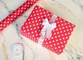 Папір пакувальний "Білі серця на рожевому" в рулоні (0,7м х8м) 70г/м2 255-9148